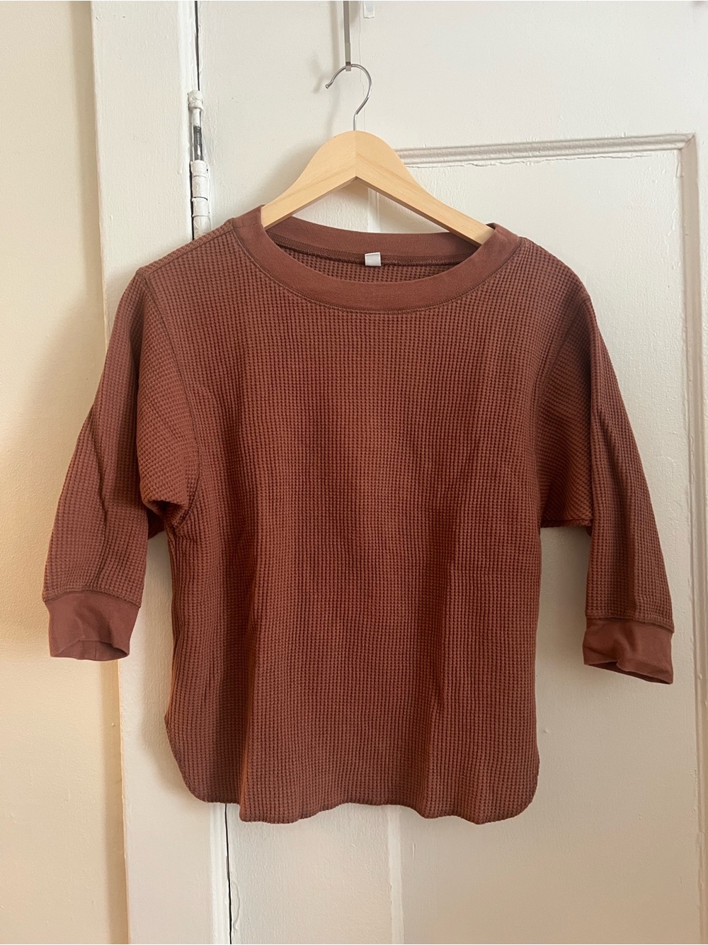 Uniqlo Waffle Knit Crewneck Top in Rustic Brown size S
